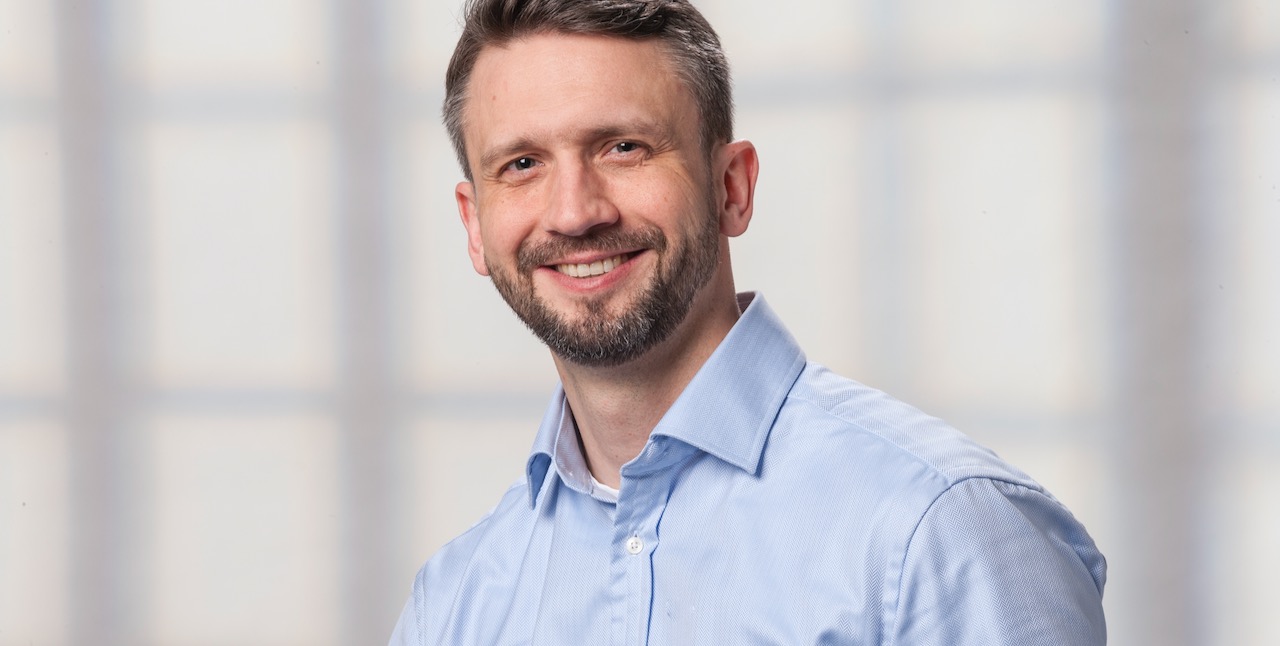 Dr. Daniel Stanze Dr. Daniel Stanze
